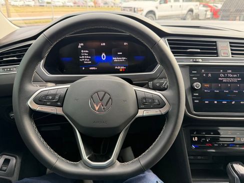 Used 2024 Volkswagen Tiguan SE image 21