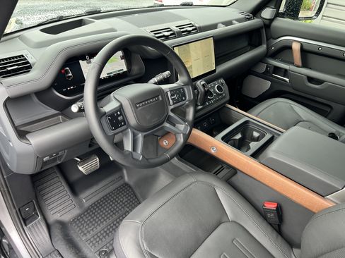 New 2024 Land Rover Defender 130 X image 21