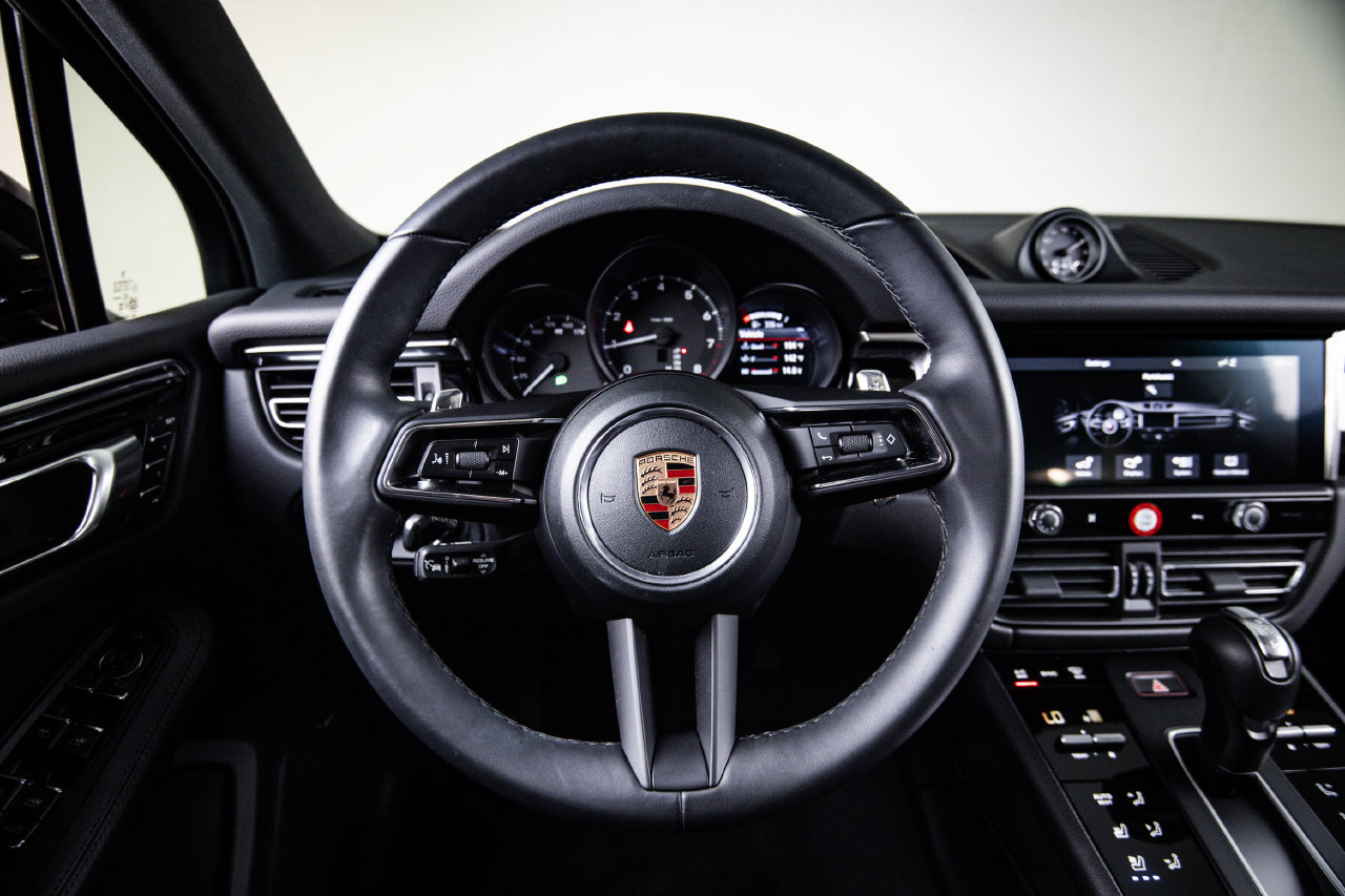 Certified 2026 Porsche Macan AWD/4WD image 26