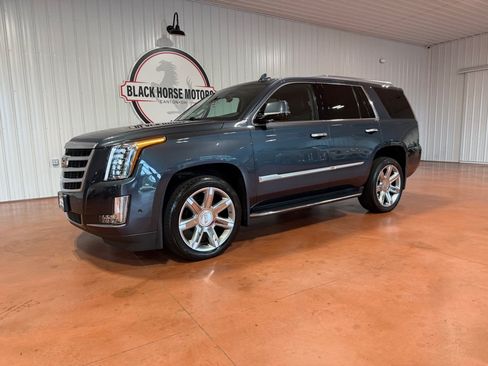 Used 2020 Cadillac Escalade Luxury AWD/4WD image 5