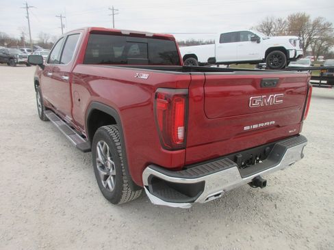 New 2026 GMC Sierra 1500 SLT w/ SLT Premium Package image 9