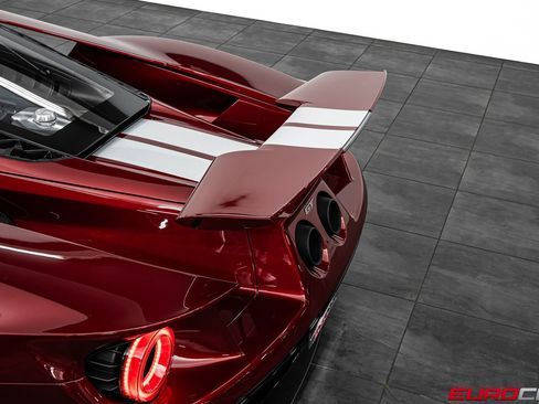 Used 2018 Ford GT RWD image 21