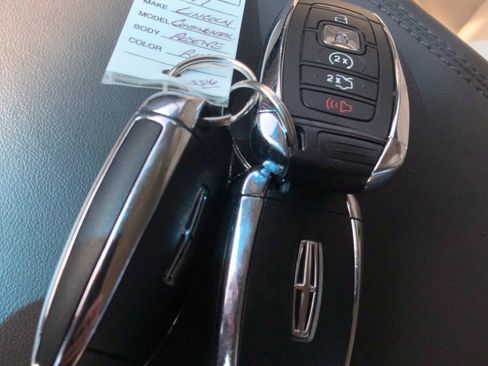 Used 2017 Lincoln Continental Reserve w/ Climate Package image 33