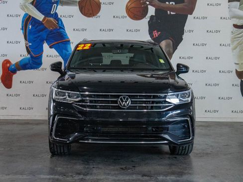 Used 2022 Volkswagen Tiguan SEL R-Line AWD/4WD image 19