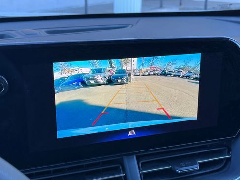 Used 2025 Chevrolet Trax LT image 17