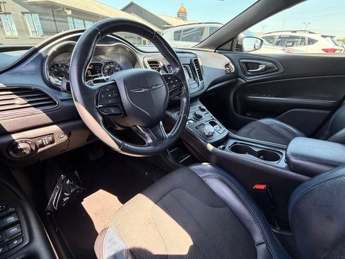 Used 2016 Chrysler 200 S w/ Comfort Group FWD image 15