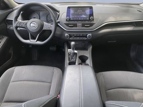 Used 2025 Nissan Altima 2.5 S FWD image 15