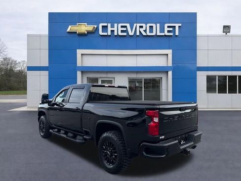 Used 2021 Chevrolet Silverado 2500 LT w/ Midnight Edition AWD/4WD image 5