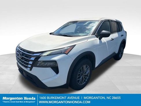 Used 2024 Nissan Rogue S AWD/4WD image 3