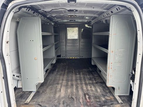 Used 2015 Chevrolet Express 3500 image 15