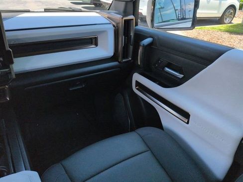 Used 2025 GMC Hummer EV 3X w/ LPO, Sport Package AWD/4WD image 17
