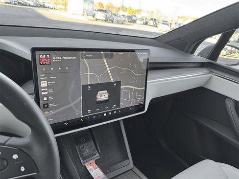 Used 2022 Tesla Model X image 19