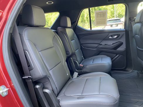 Used 2023 Chevrolet Traverse LT w/ Midnight/Sport Edition FWD image 35