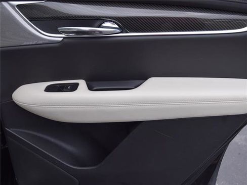 Used 2021 Cadillac XT6 Sport image 41