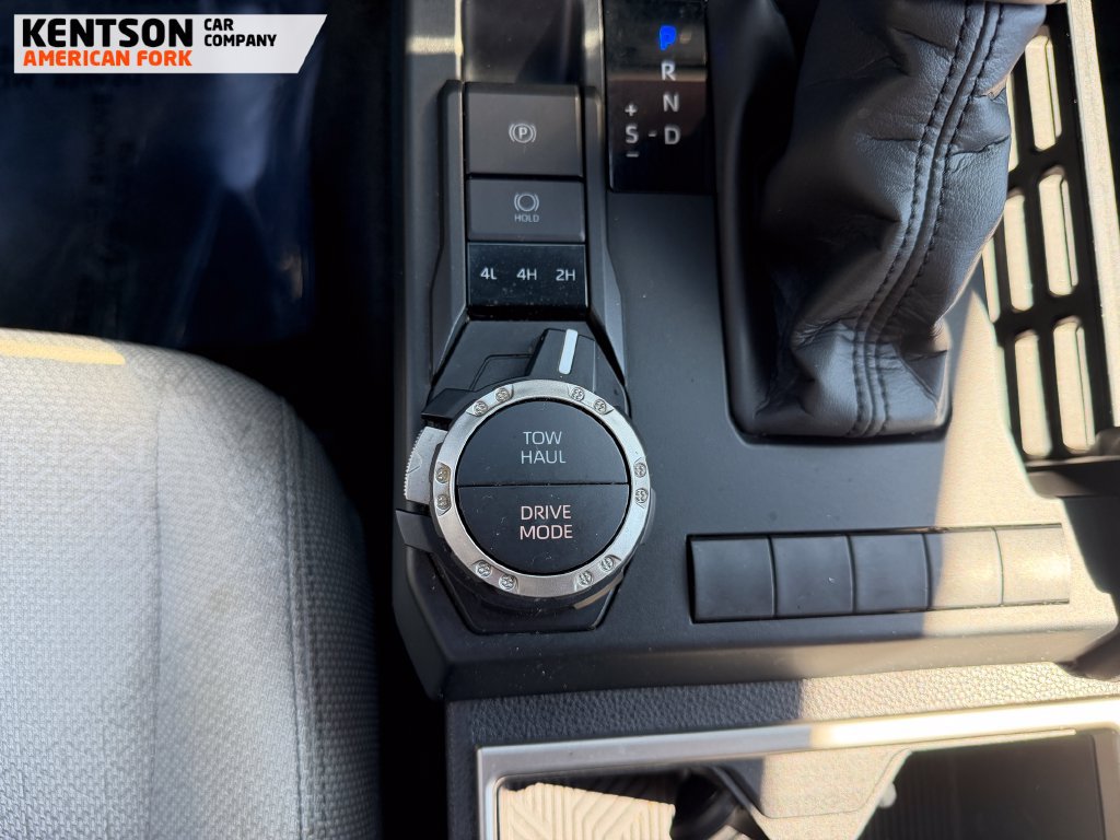 Used 2025 Toyota 4Runner SR5 AWD/4WD image 23
