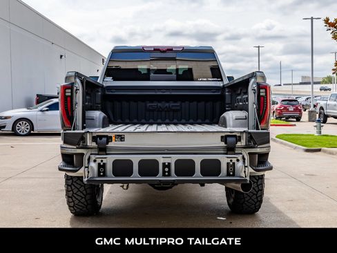 Used 2025 GMC Sierra 2500 AT4 w/ Technology Package AWD/4WD image 9