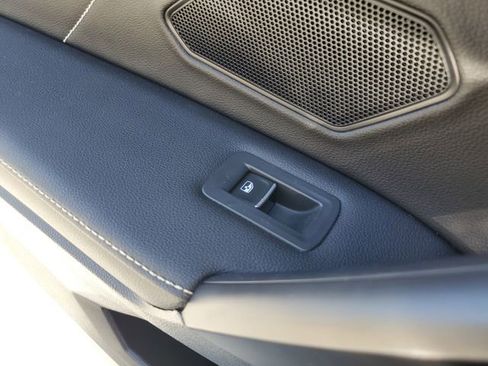 Used 2023 Volkswagen Tiguan SE image 14