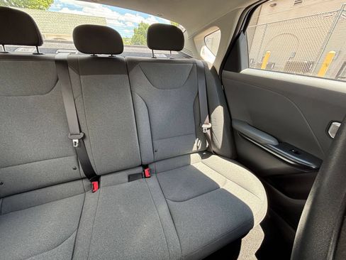 Used 2025 Kia K4 FWD image 37