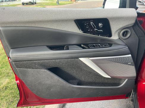 Used 2025 Cadillac Optiq Sport 2 image 17