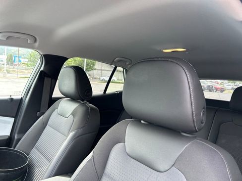 Used 2025 Chevrolet Trax LT w/ Driver Confidence Package FWD image 19