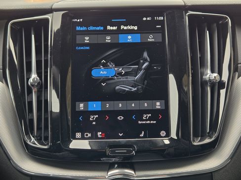 Used 2023 Volvo XC60 B5 Ultimate w/ Climate Package image 28