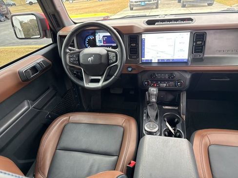 Used 2024 Ford Bronco Outer Banks w/ Sasquatch Package image 14