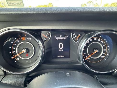 Used 2022 Jeep Wrangler Sport image 29