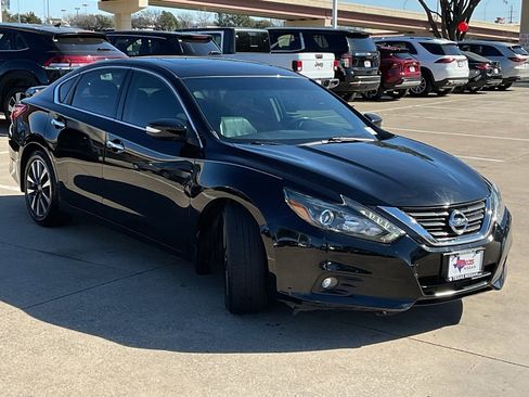 Used 2016 Nissan Altima 2.5 SL w/ 2.5 Technology w/LED Package image 4