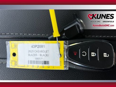 Used 2025 Chevrolet Blazer LT FWD image 18