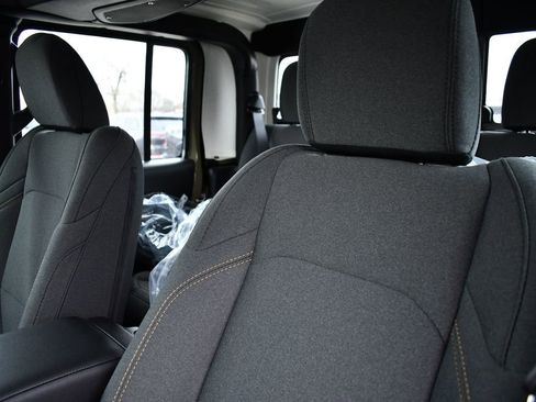 New 2026 Jeep Gladiator Sport image 13