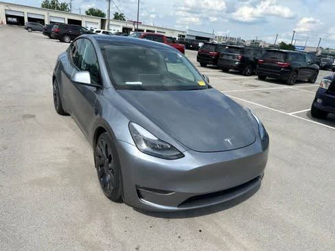 Used 2024 Tesla Model Y Performance AWD/4WD image 25