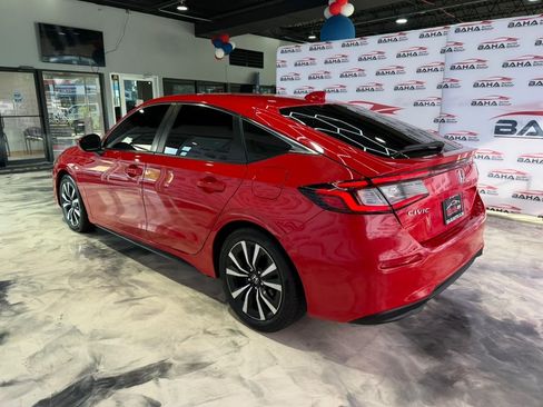 Used 2024 Honda Civic EX-L image 9