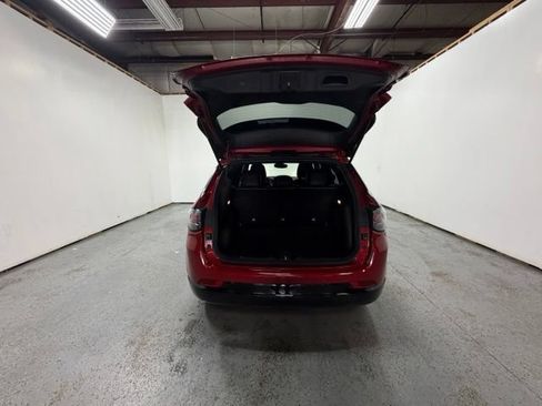 Certified 2025 Jeep Compass Limited w/ Elite Group AWD/4WD image 11