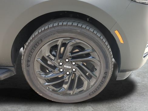 New 2026 Lincoln Navigator Premiere AWD/4WD image 26