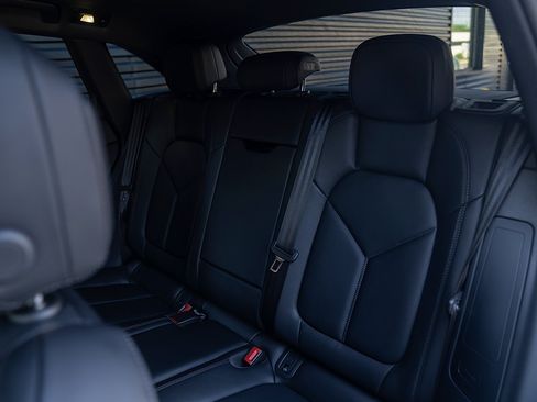 Certified 2026 Porsche Macan Turbo AWD/4WD image 22