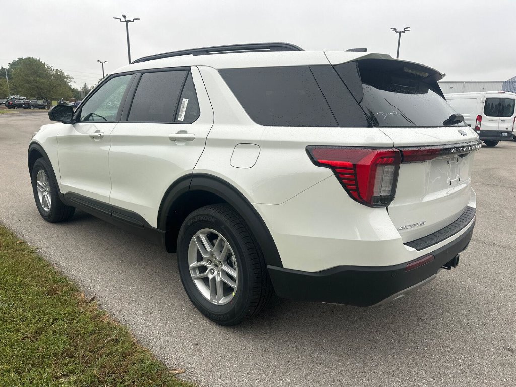 New 2027 Ford Explorer Active w/ Active Comfort Package AWD/4WD image 9