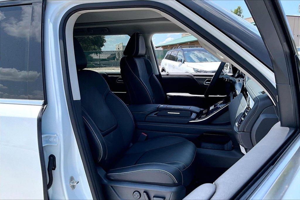 New 2027 INFINITI QX80 Luxe RWD image 38