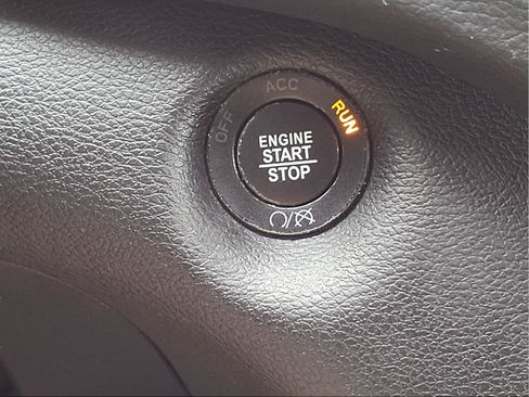 Used 2021 Jeep Cherokee Latitude Plus image 21