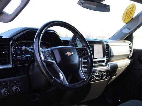 Used 2023 Chevrolet Silverado 1500 LT image 18