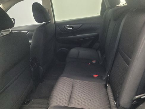 Used 2018 Nissan Rogue SV AWD/4WD image 18