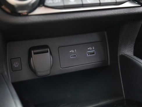 New 2025 Nissan Versa SR w/ Trunk Package image 14