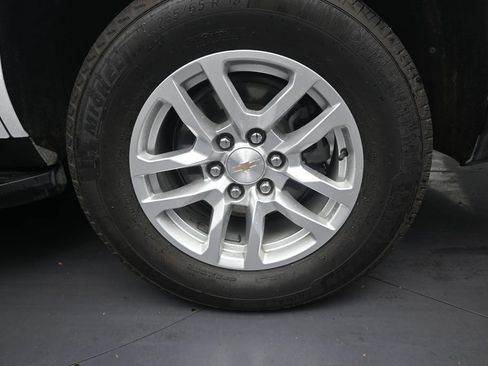 Used 2024 Chevrolet Tahoe LS RWD image 10