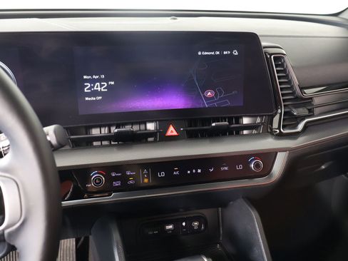 Used 2023 Kia Sportage SX image 5