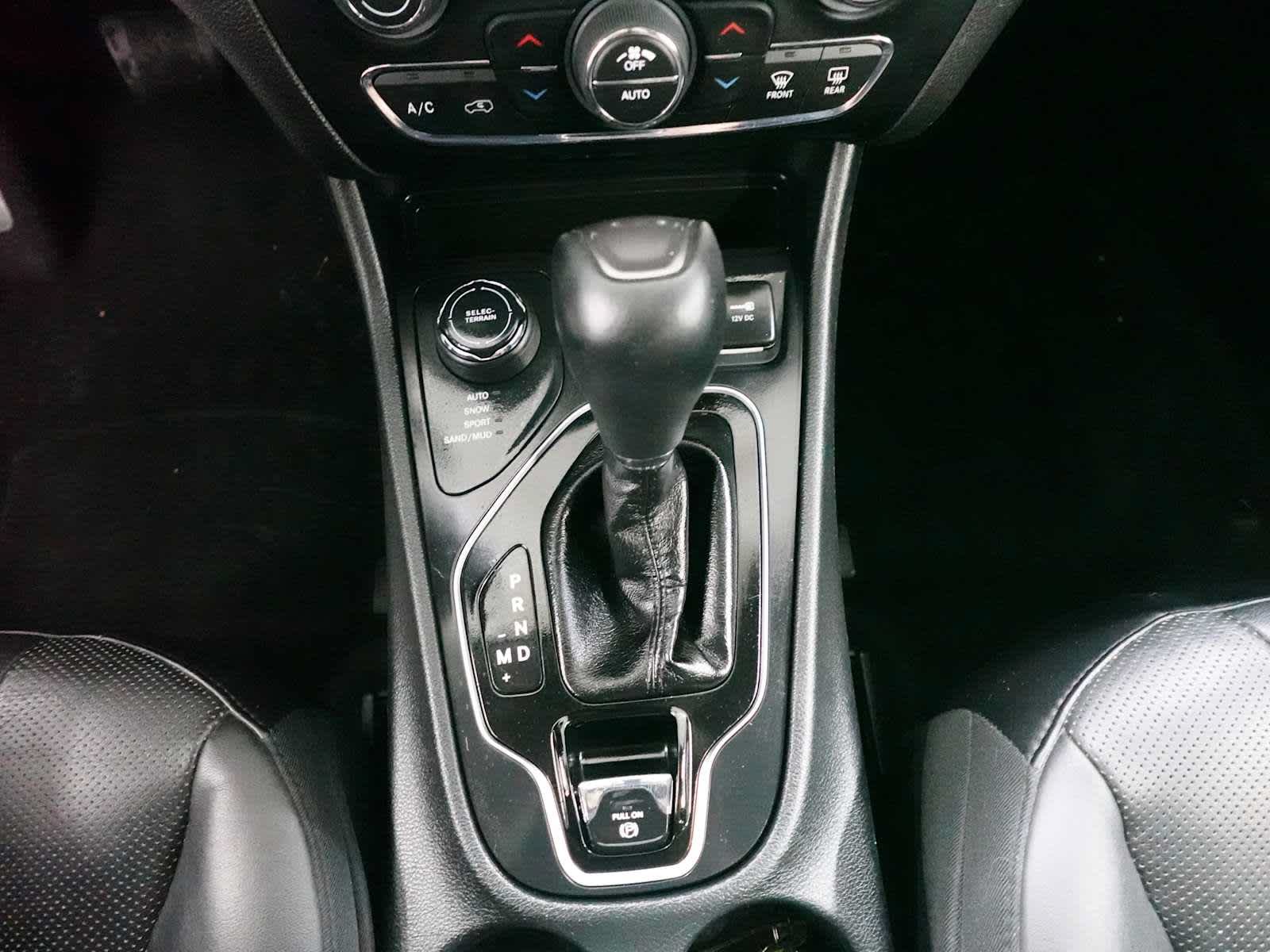 Used 2019 Jeep Cherokee Limited AWD/4WD image 23
