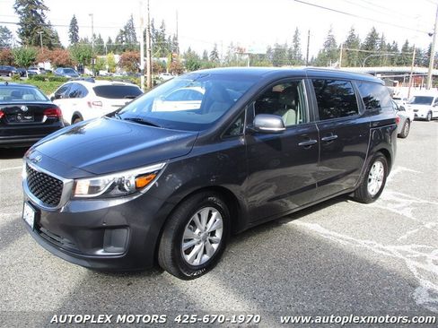 Used 2016 Kia Sedona LX w/ LX Essentials Premium Package image 7