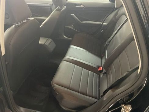 Certified 2023 Volkswagen Jetta SE w/ Panoramic Sunroof Package FWD image 11