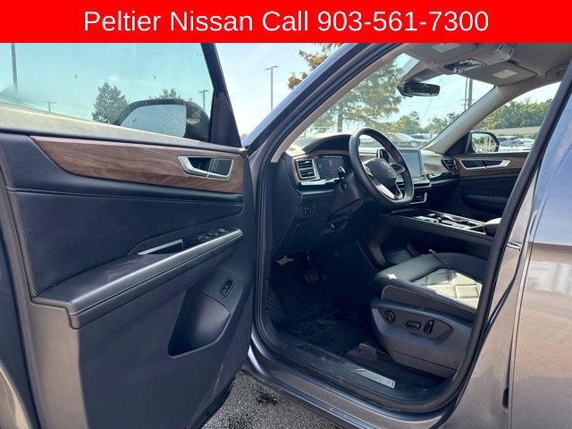 Used 2025 Volkswagen Atlas SE AWD/4WD image 11