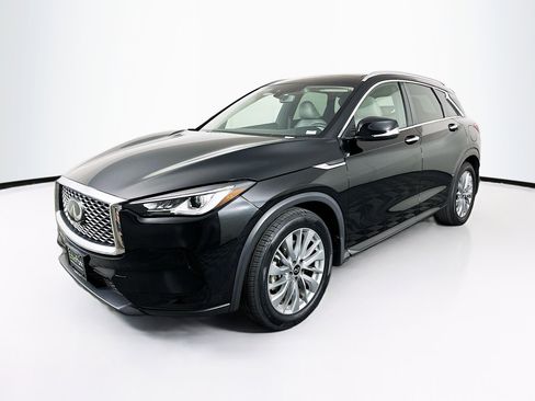 Used 2023 INFINITI QX50 Luxe AWD/4WD image 3