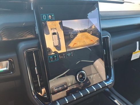 New 2026 GMC Yukon XL AT4 image 22