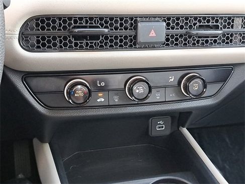 Certified 2024 Honda HR-V LX image 28